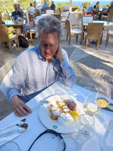 I'll have what Hugh Grant is having